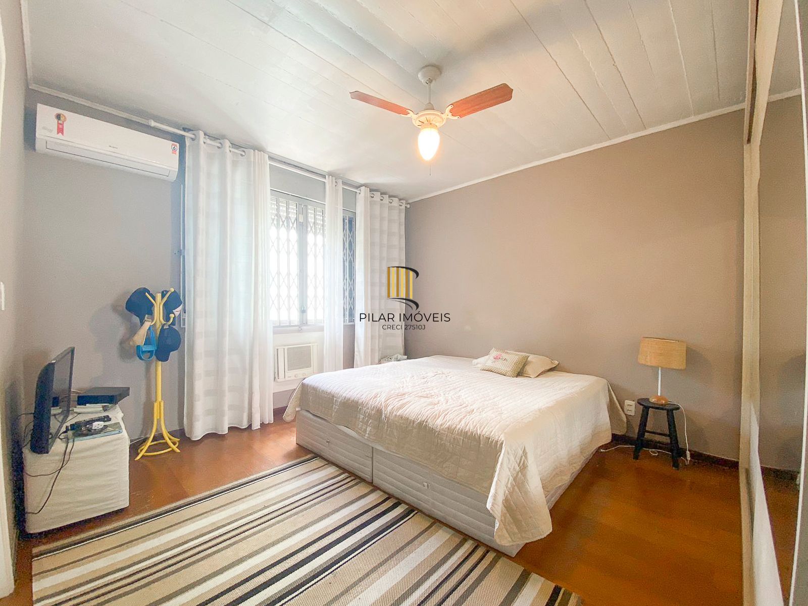 Casa / 4 Quartos / 1 Suíte / Churrasqueira / Jardim Itu Sabará / Porto Alegre / RS