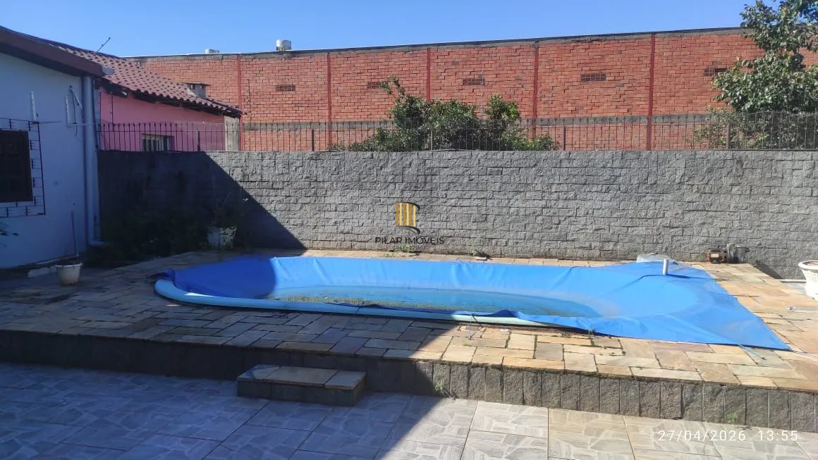 Casa com piscina e salão de festas a venda Canoas / 3 Dormitórios