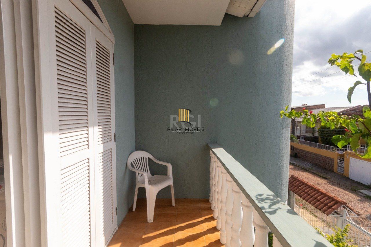 Casa para Venda - 250m², 3 dormitórios, sendo 2 suites, Partenon
