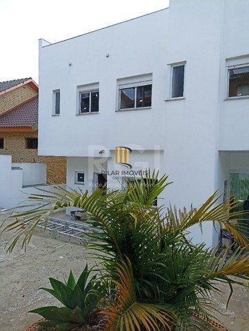 Casa 4 dormitórios no bairro Nonoai