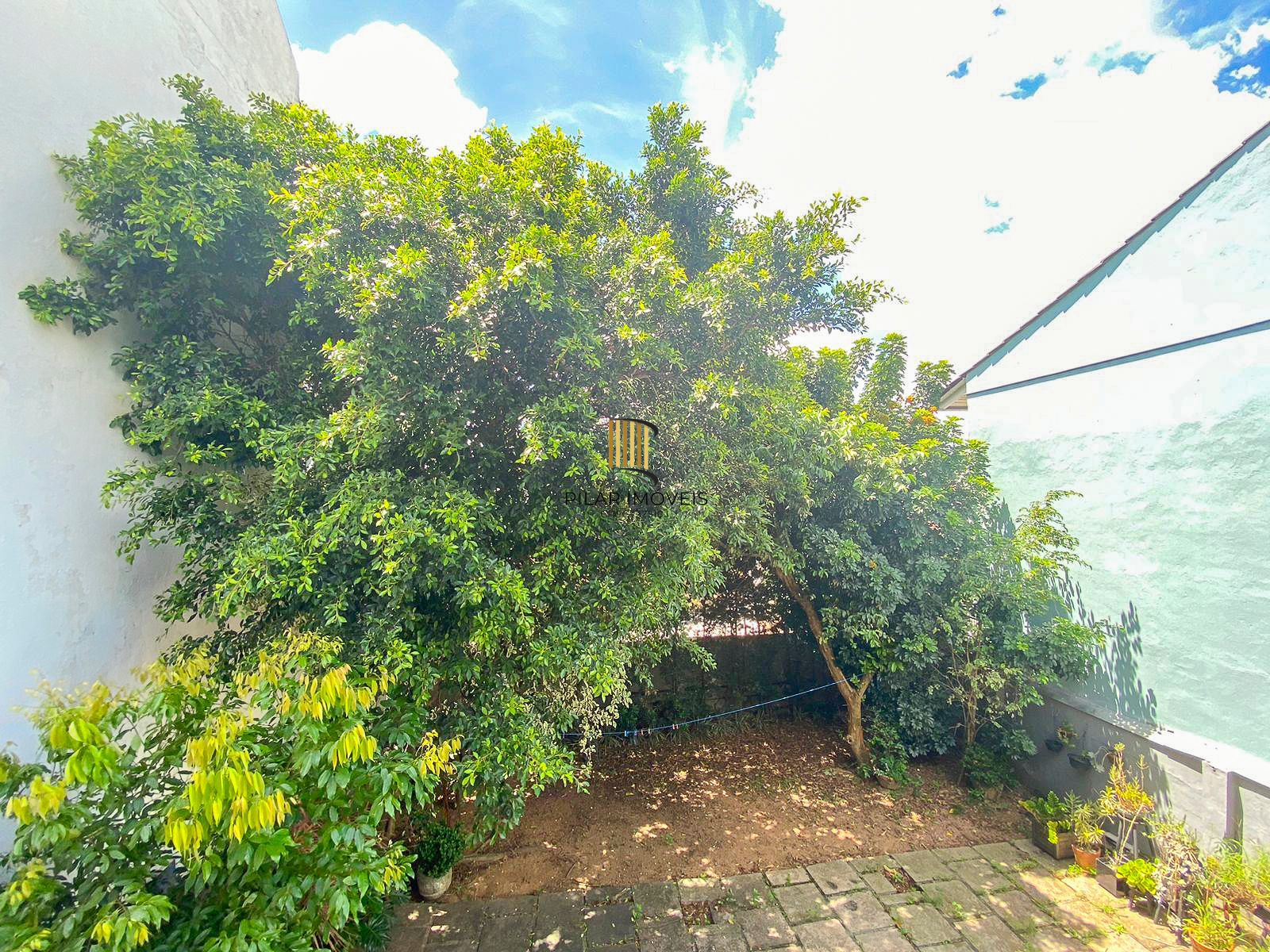 Casa / 4 Quartos / 1 Suíte / Churrasqueira / Jardim Itu Sabará / Porto Alegre / RS