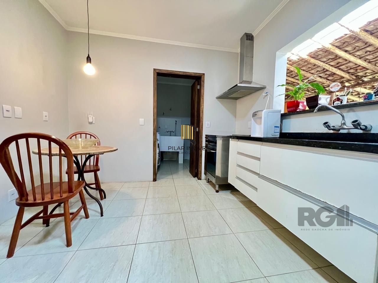 Casa 3 dormitórios no bairro Serraria