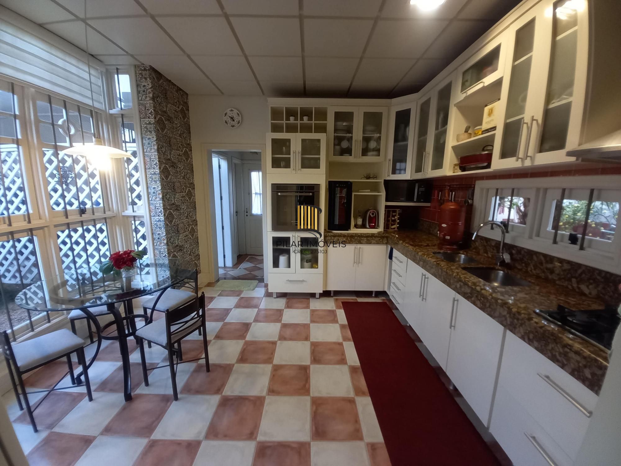 Excelente sobrado 242m²/3dormitórios/Moinhos de Vento/Canoas