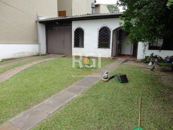 Casa para Venda - 100m², 3 dormitórios, 4 vagas - Guarujá