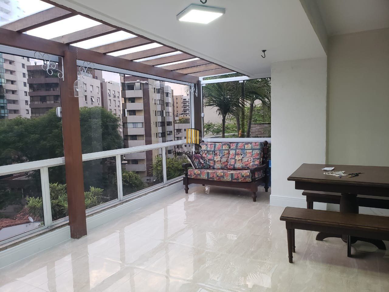 Cobertura para Venda - 296m², 3 dormitórios, sendo 1 suites, 3 vagas - Petrópolis