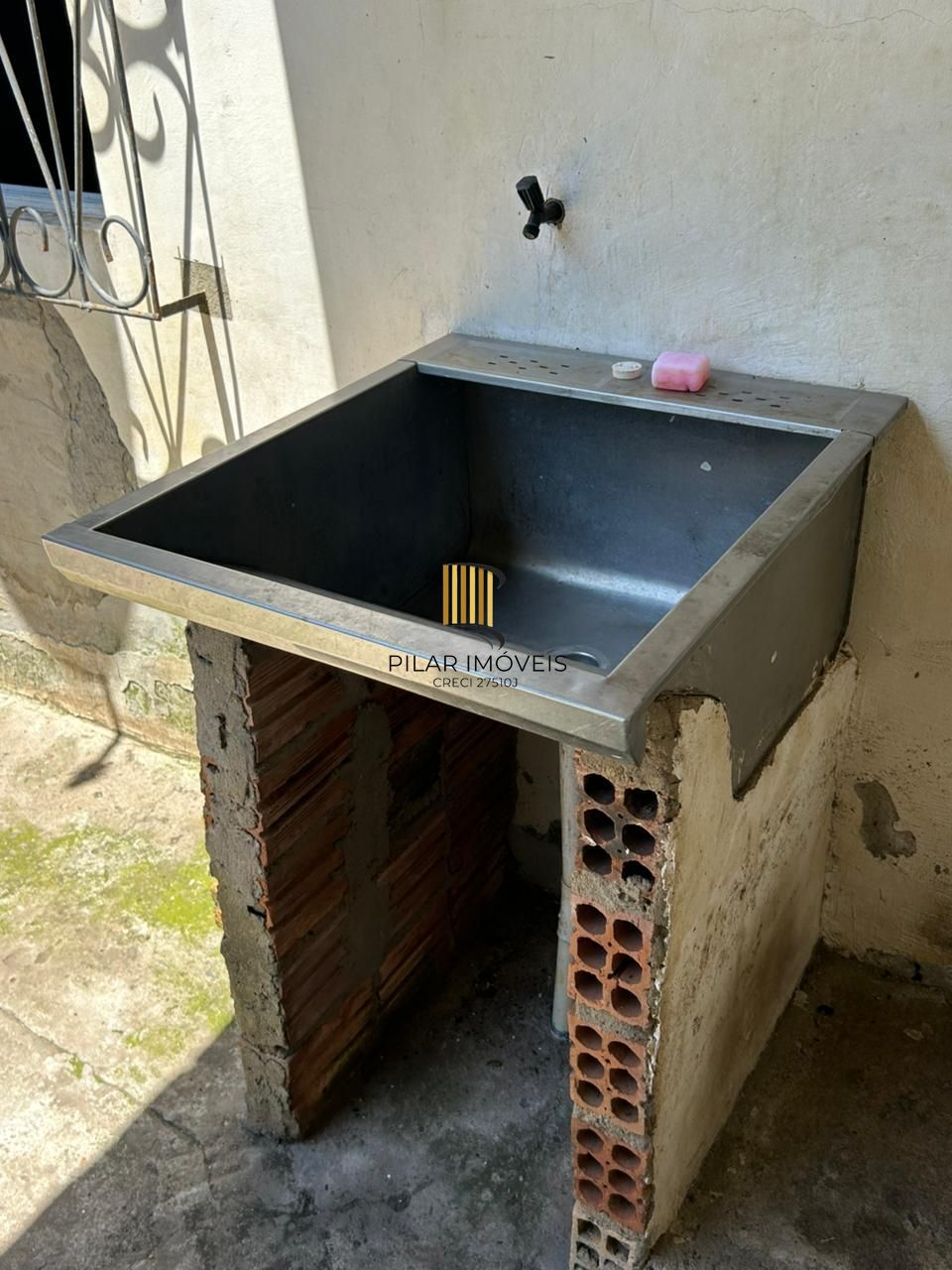 CASA COM 2 DORMITÓRIOS NO  BAIRRO FARRAPOS