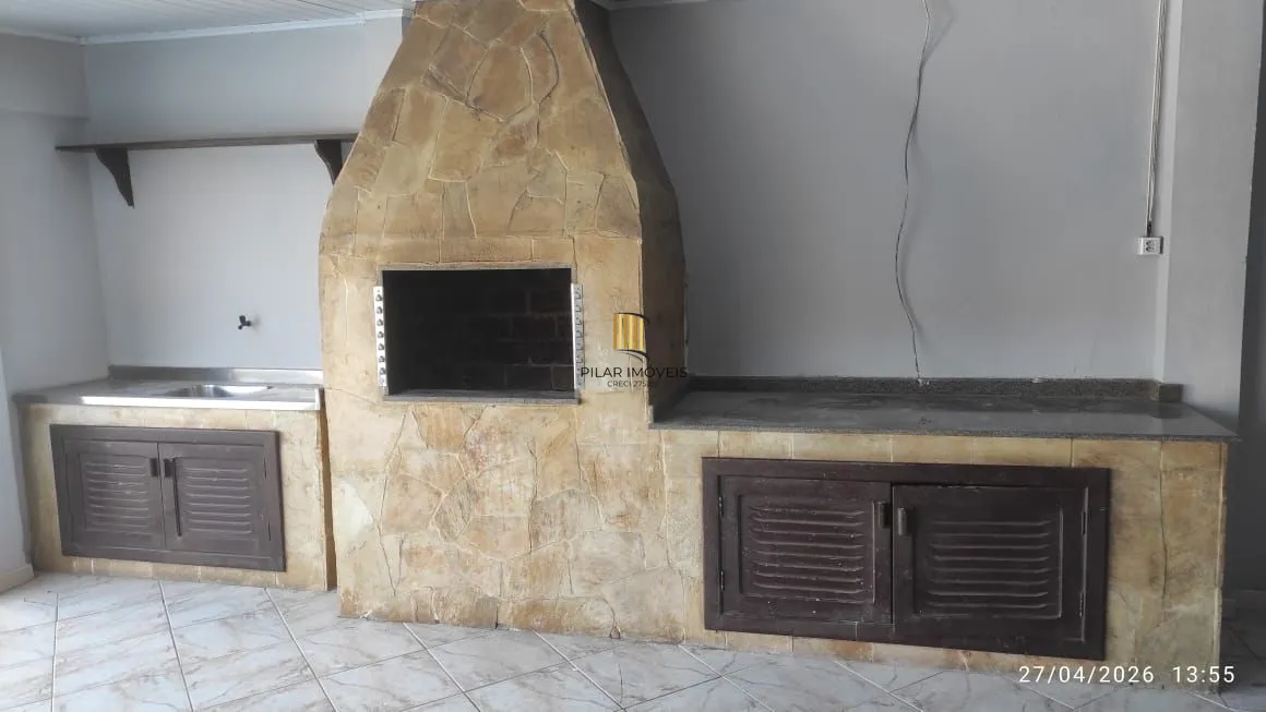 Casa com piscina e salão de festas a venda Canoas / 3 Dormitórios