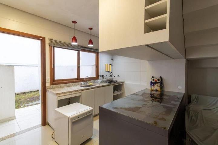 Casa à Venda - Hipica, 3 Quartos, 143 m²