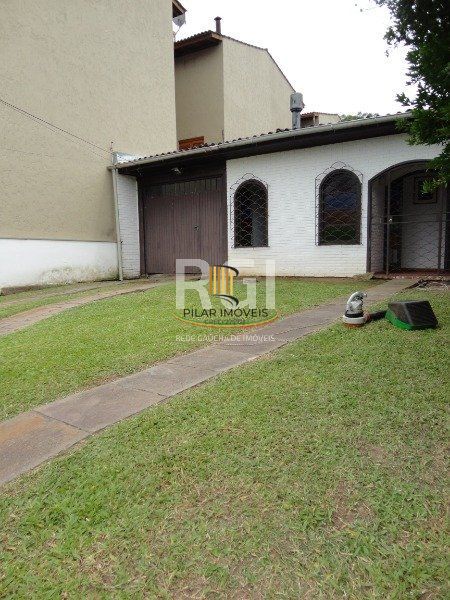 Casa para Venda - 100m², 3 dormitórios, 4 vagas - Guarujá