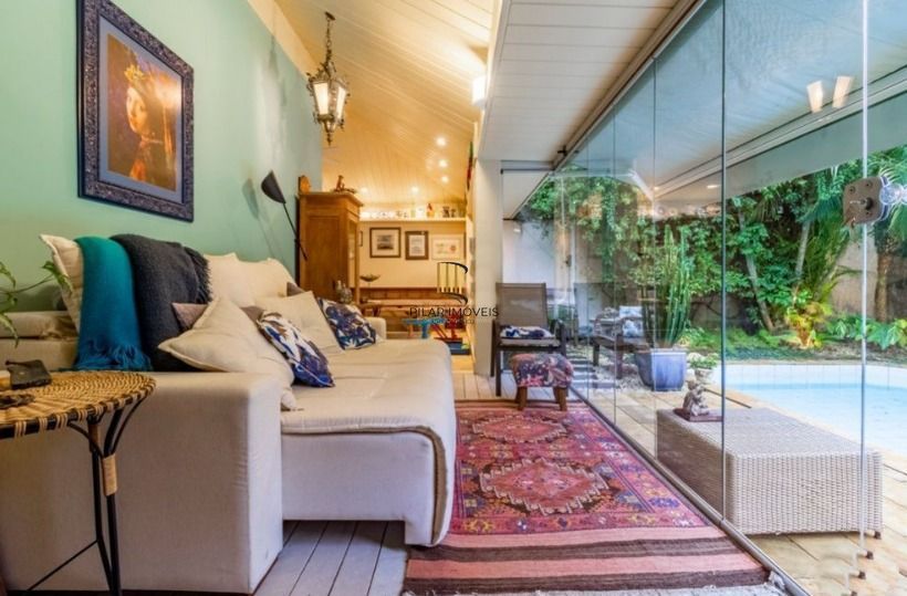 Cobertura para Venda - 304.71m², 3 dormitórios, sendo 1 suites, 2 vagas - Bela Vista