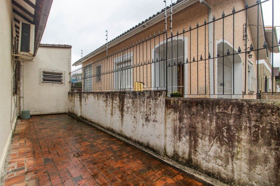 Casa para Venda - 203m², 3 dormitórios, sendo 1 suites, 2 vagas - Santa Tereza