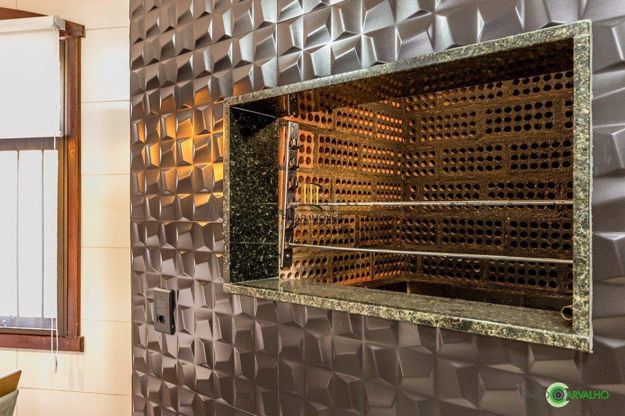 Sobrado para Venda - 335m², 4 dormitórios, sendo 2 suites, 3 vagas - Petrópolis