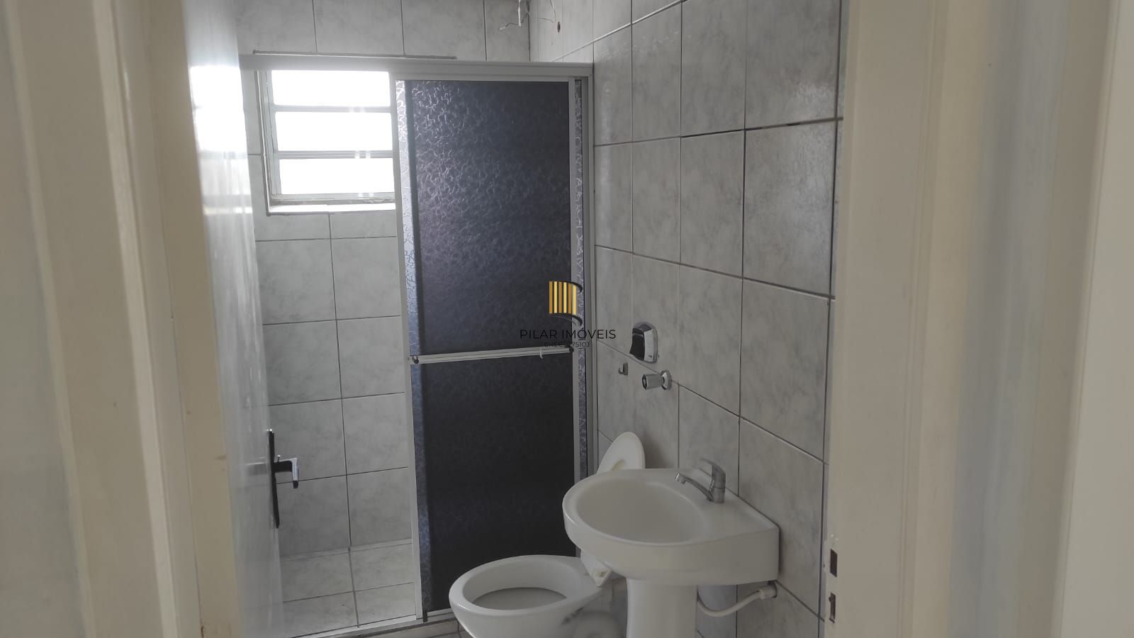 Apartamento rua Dr. Barcelos/ dois dormitorios/ garagem coberta