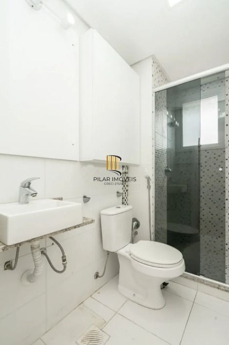 Apartamento com 2 quartos e 79m² à venda em Passo da Areia, Porto Alegre.