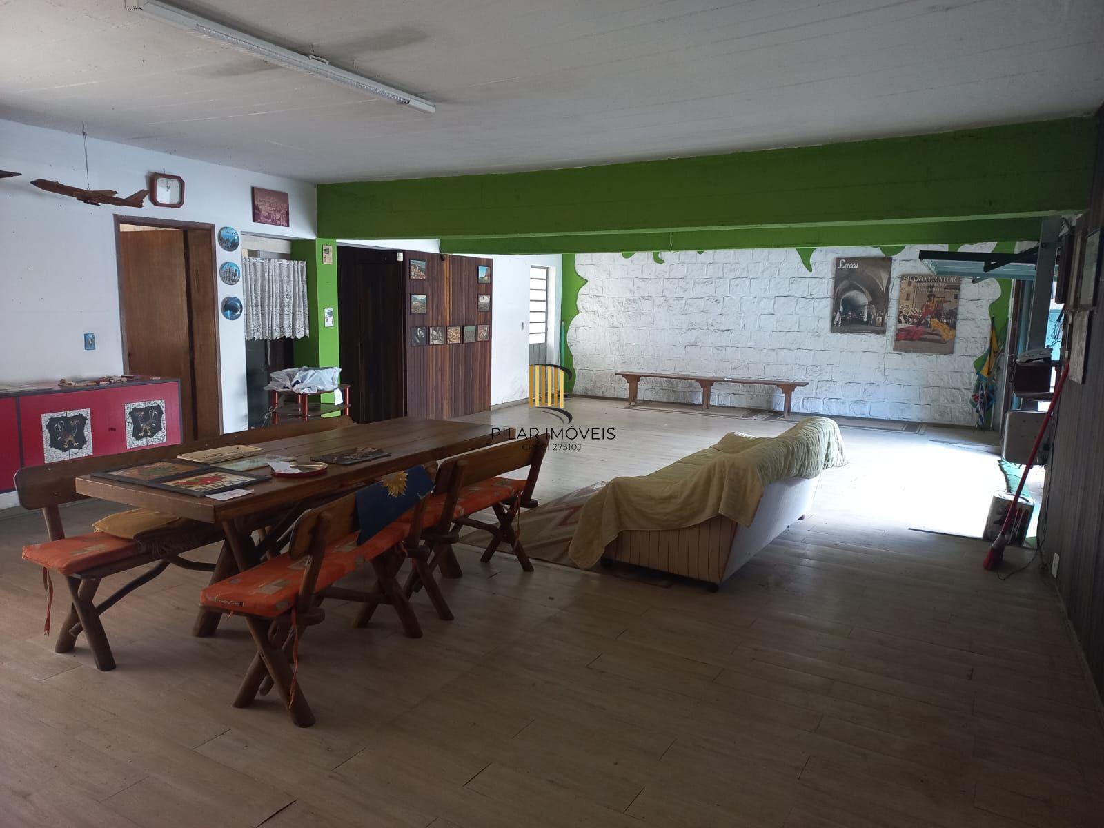 Casa Completa com Piscina, Escritório e 6 Dormitórios