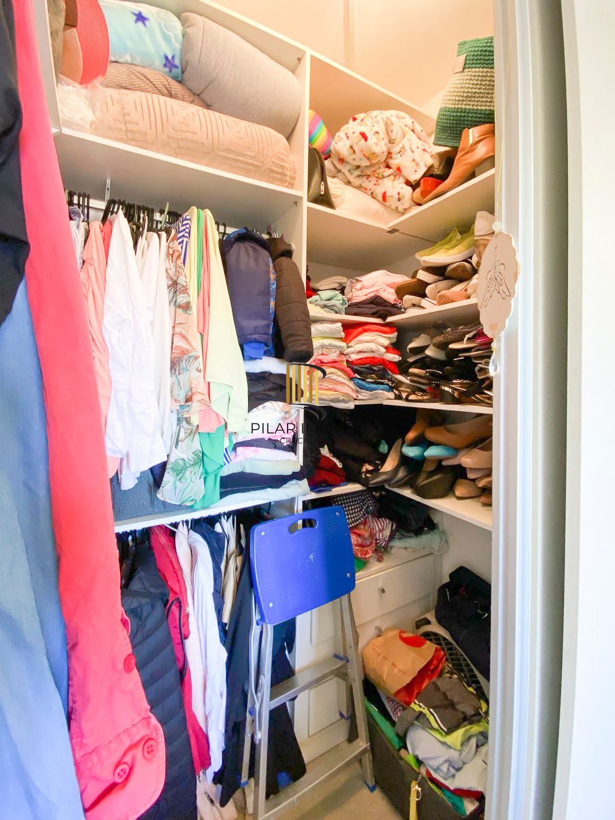 Apartamento / 2 Dormitórios / 1 Vaga / Semi mobiliado / Jardim Itu / Porto Alegre / RS