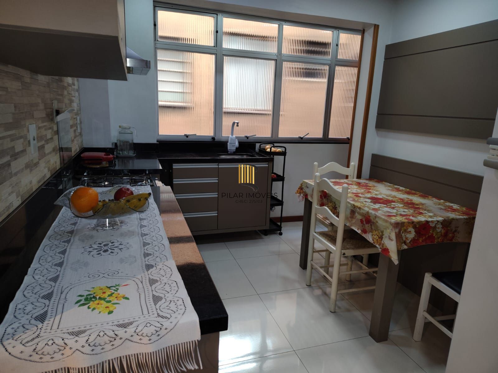 Apartamento Espaçoso no Centro Histórico com Móveis Sob Medida
