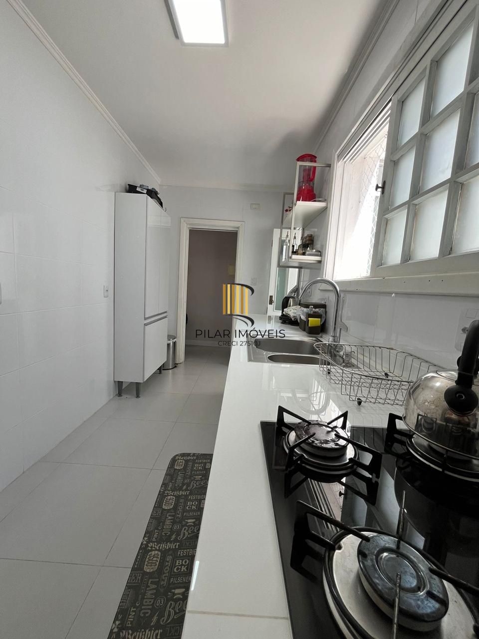 Apartamento à venda/ Três dorm/ Elevador/Garagem/ Amplo/ Bem Localizado