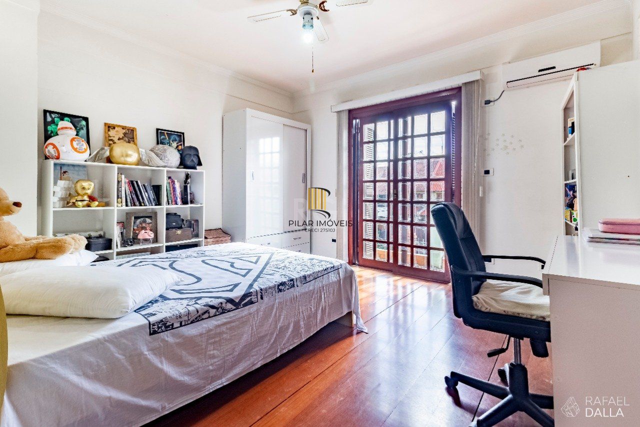 Casa para Venda - 574m², 3 dormitórios, sendo 2 suites, 8 vagas - Jardim Planalto