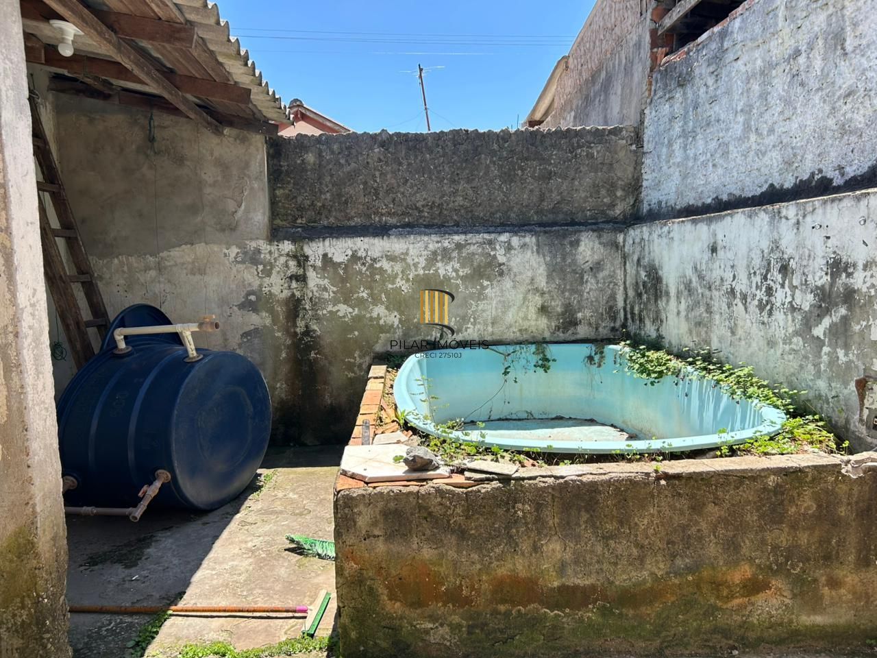 CASA COM 2 DORMITÓRIOS NO  BAIRRO FARRAPOS