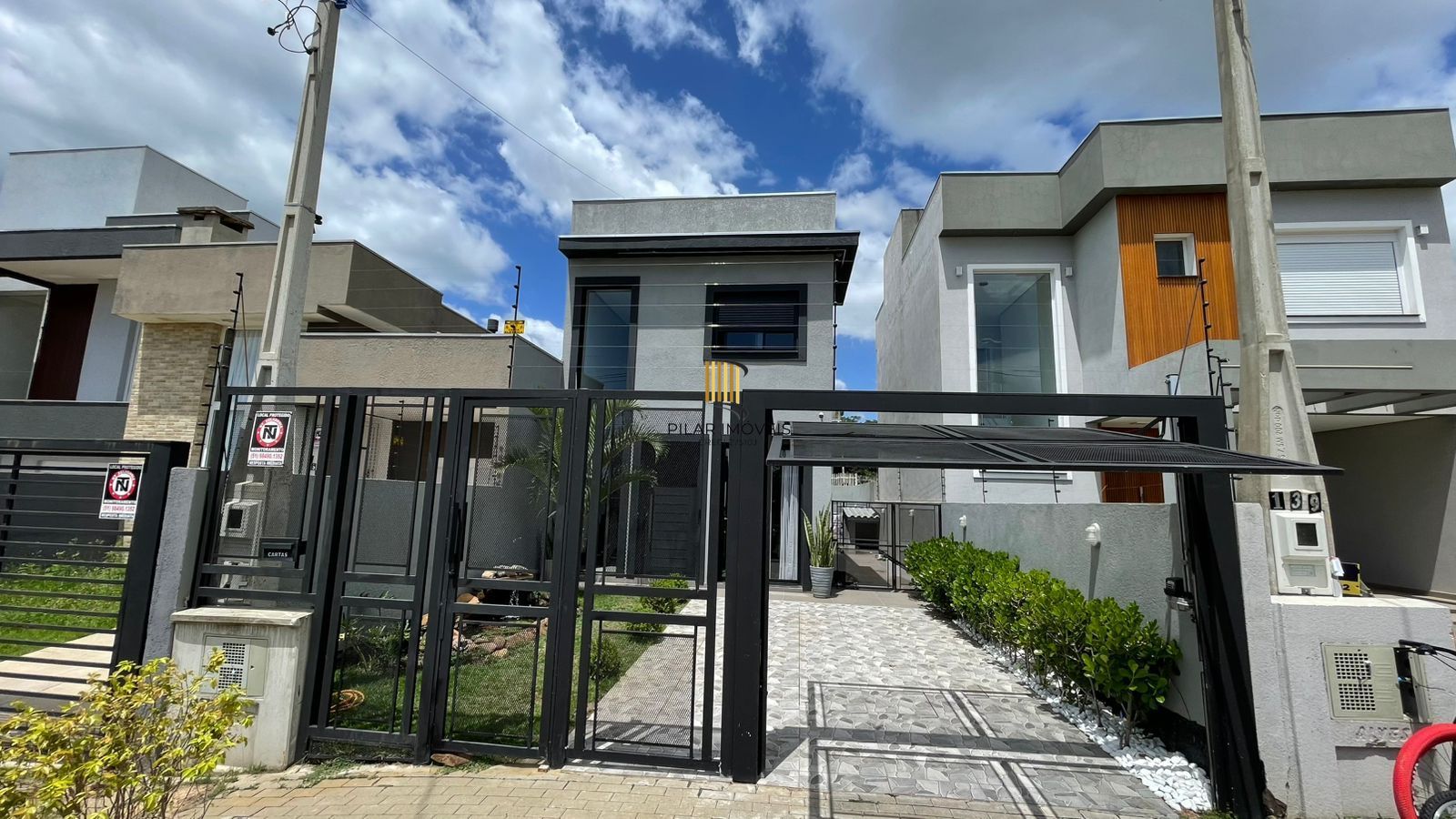 Sobrado Mobiliado com Piscina em Condomínio de Alto Padrão no Bela Vista - Pilar Imóveis