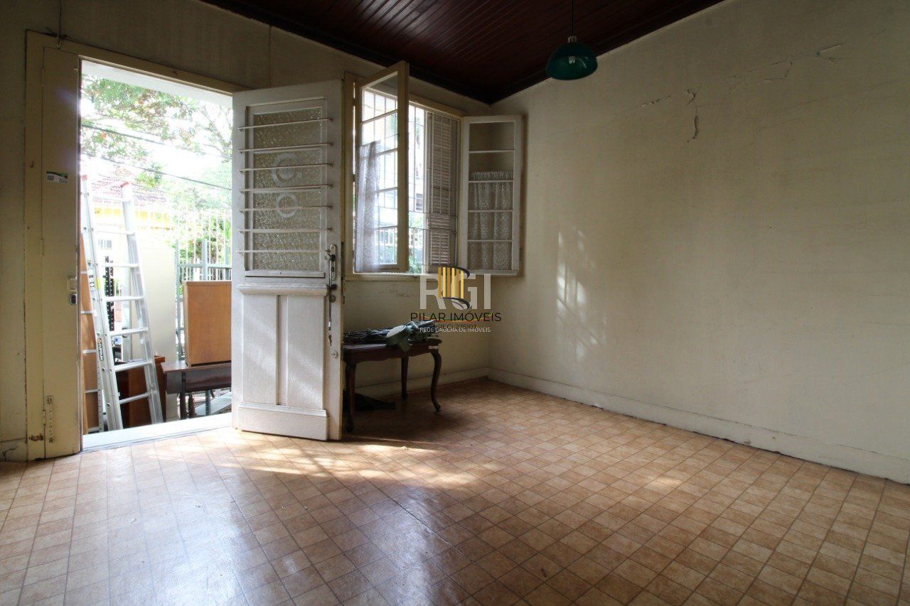 Casa 3 dormitórios no bairro São João