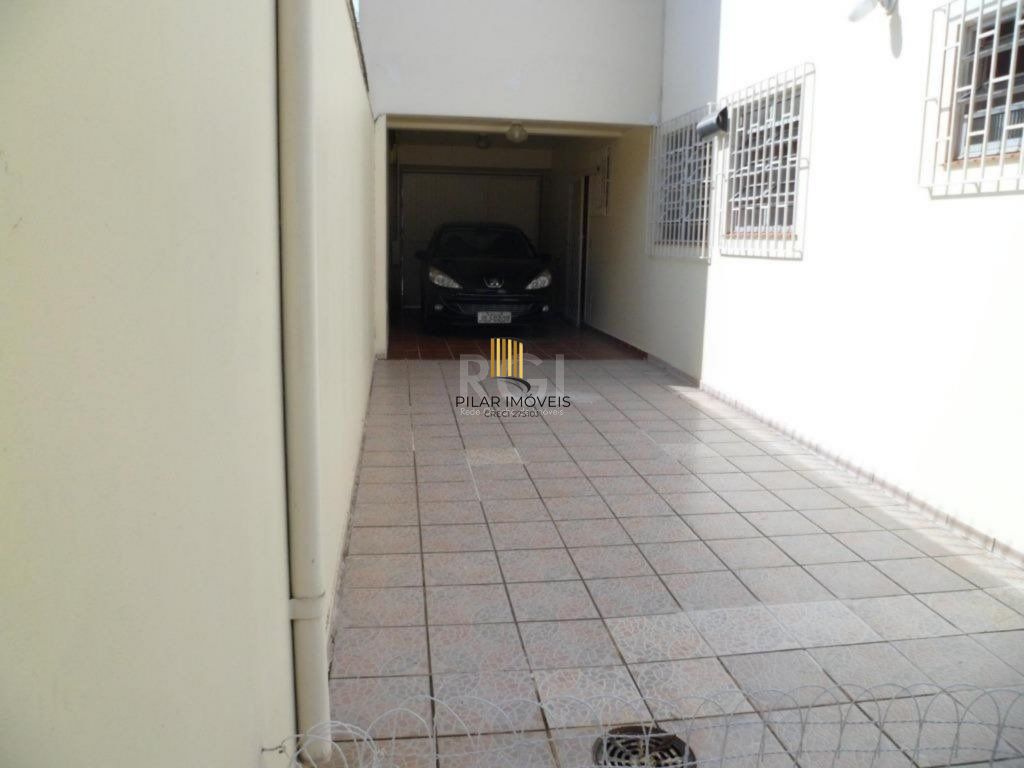 Casa para Venda - 216m², 4 dormitórios, sendo 1 suites, 8 vagas - Aberta Dos Morros