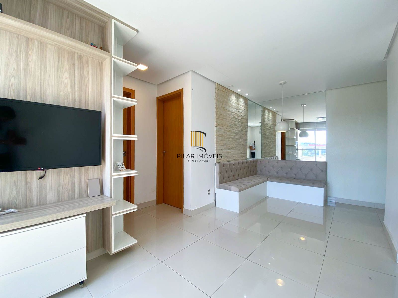 Apartamento / 2 Dormitórios / Sacada com Churrasqueira / 1 Vaga / Morro Santana / Porto Alegre / RS