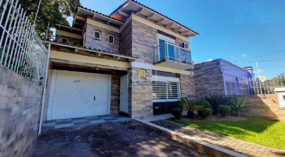 Casa para Venda - 171.46m², 3 dormitórios, sendo 1 suites, 4 vagas - Medianeira