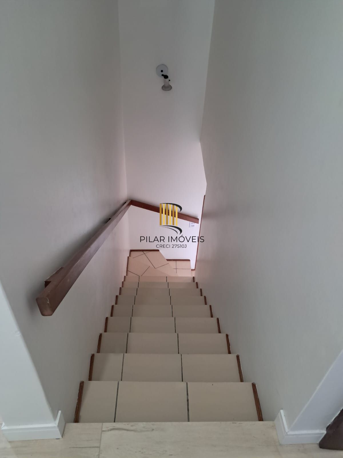 Sobrado 3 dormitórios no bairro Posto 6 (Capão Novo)