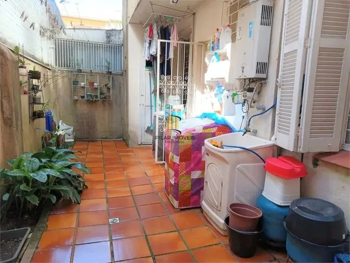 Apartamento a venda no Bairro Menino Deus / 3 Dormitórios