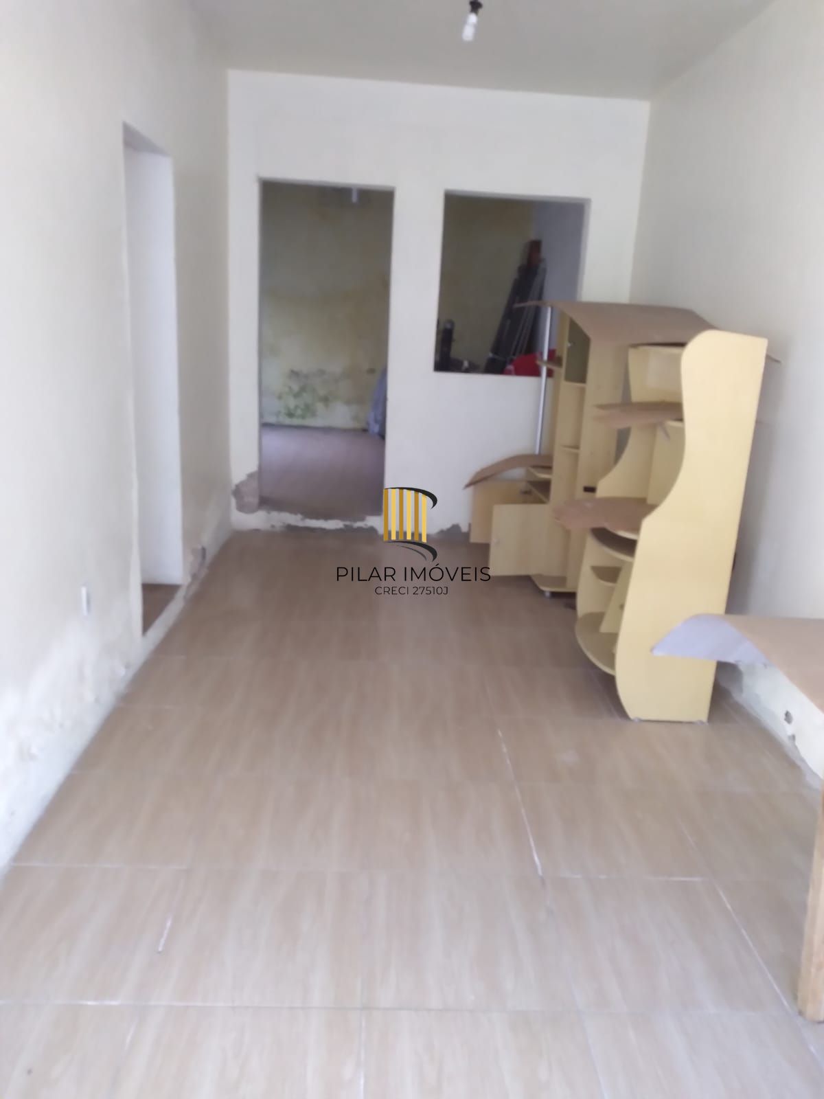 Casa com 2 dorm.  de  alvenaria em região arborizanada.