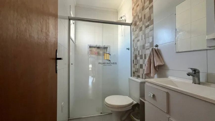 Casa a venda no bairro São José com 2 quartos / 2 suítes / 3 banheiros
