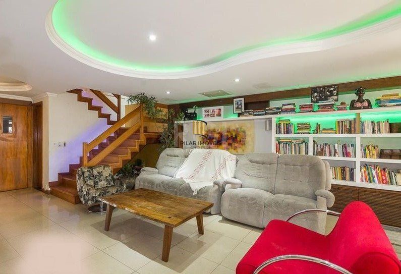 Sobrado para Venda - 656m², 5 dormitórios, sendo 4 suites, 2 vagas - Cristo Redentor
