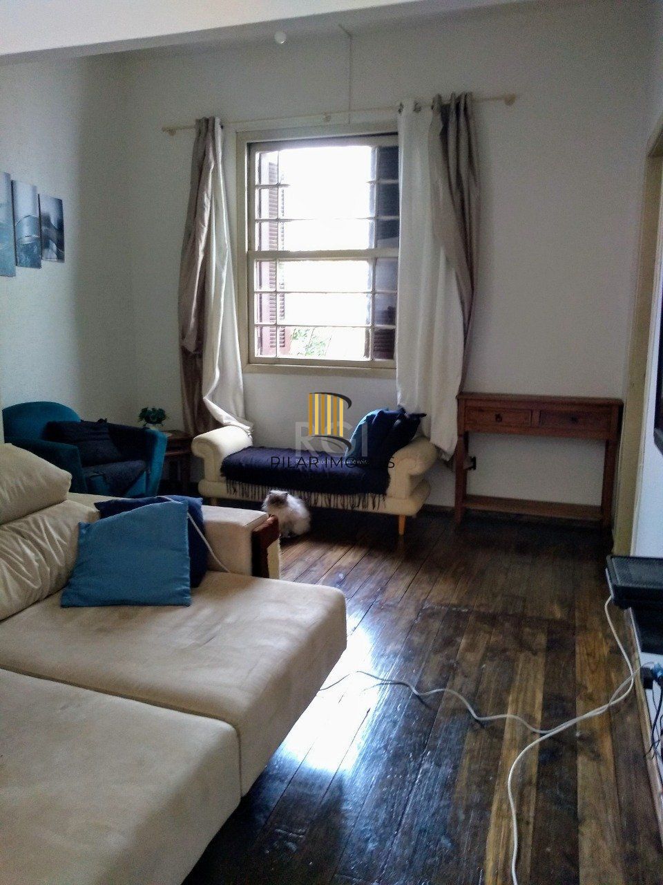 Casa para Venda - 400m², 3 dormitórios, sendo 2 suites, 2 vagas - Floresta