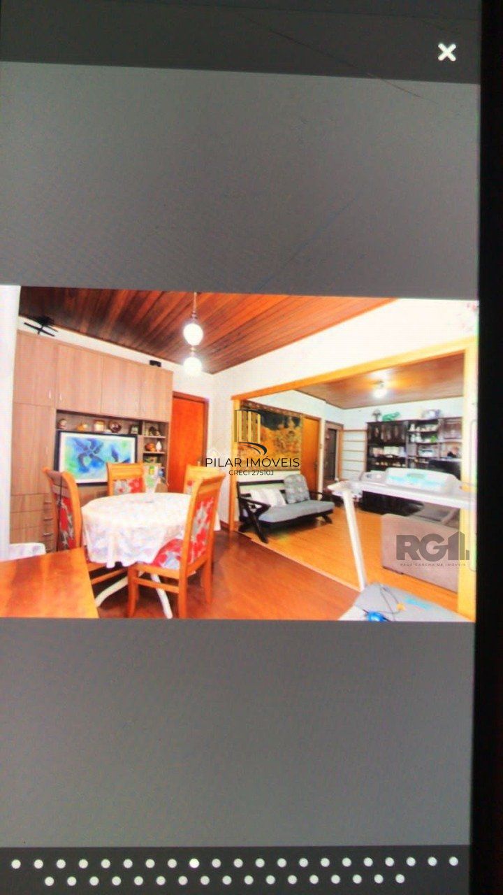 Casa para Venda - 247.5m², 3 dormitórios, 2 vagas - Petrópolis