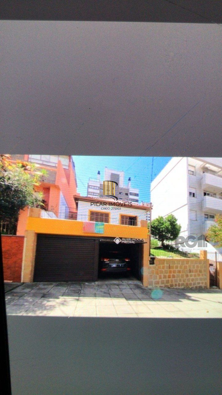 Casa para Venda - 247.5m², 3 dormitórios, 2 vagas - Petrópolis