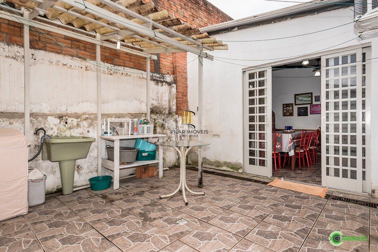 Casa para Venda - 168m², 3 dormitórios, sendo 1 suites, 3 vagas - Medianeira