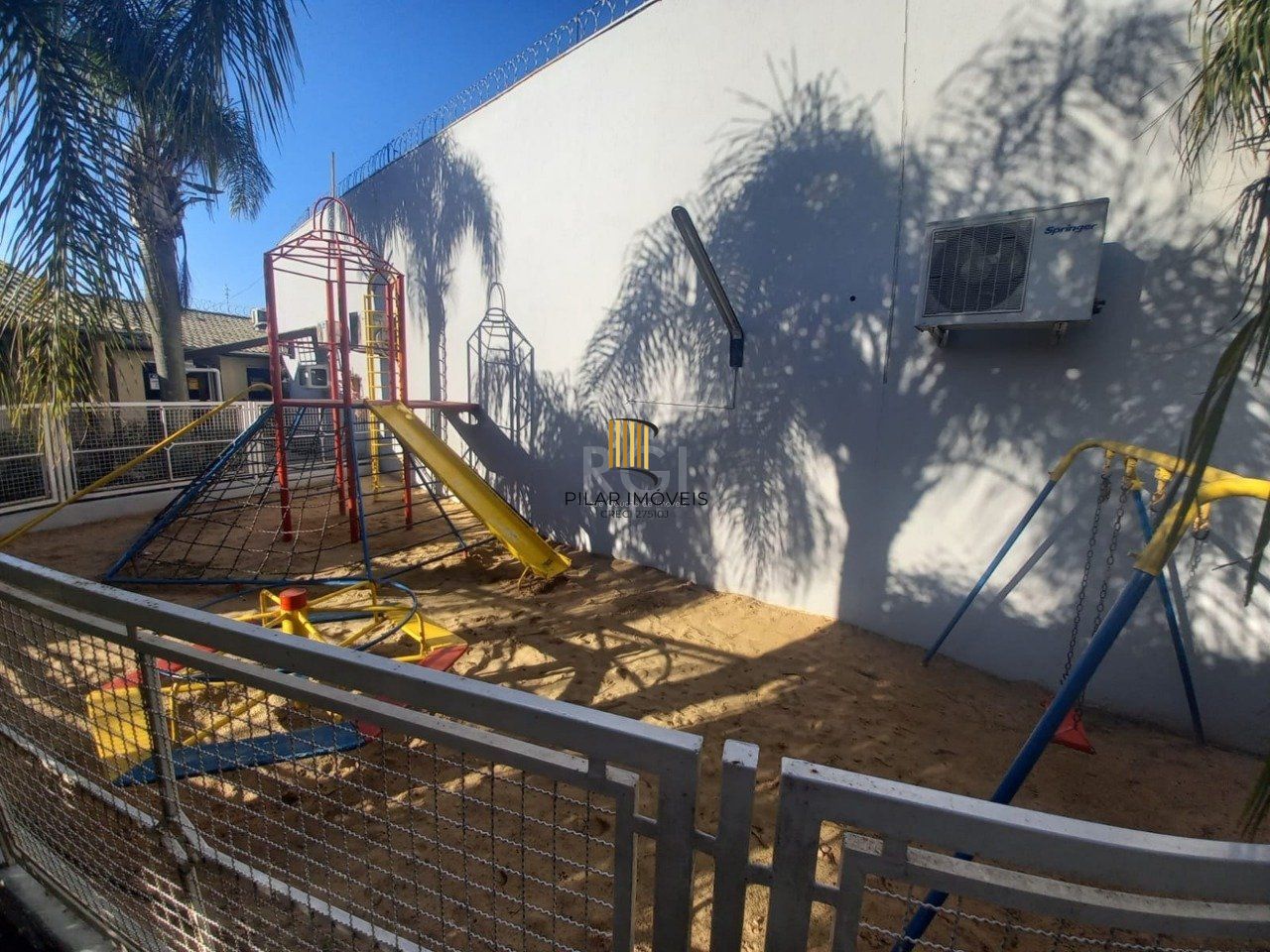 Casa Condominio para Venda - 88m², 2 dormitórios, 1 vaga - Rio Branco