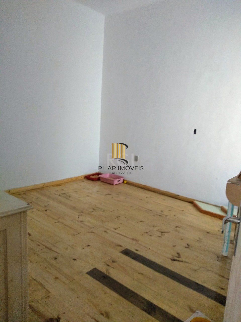 Casa para Venda - 400m², 3 dormitórios, sendo 2 suites, 2 vagas - Floresta