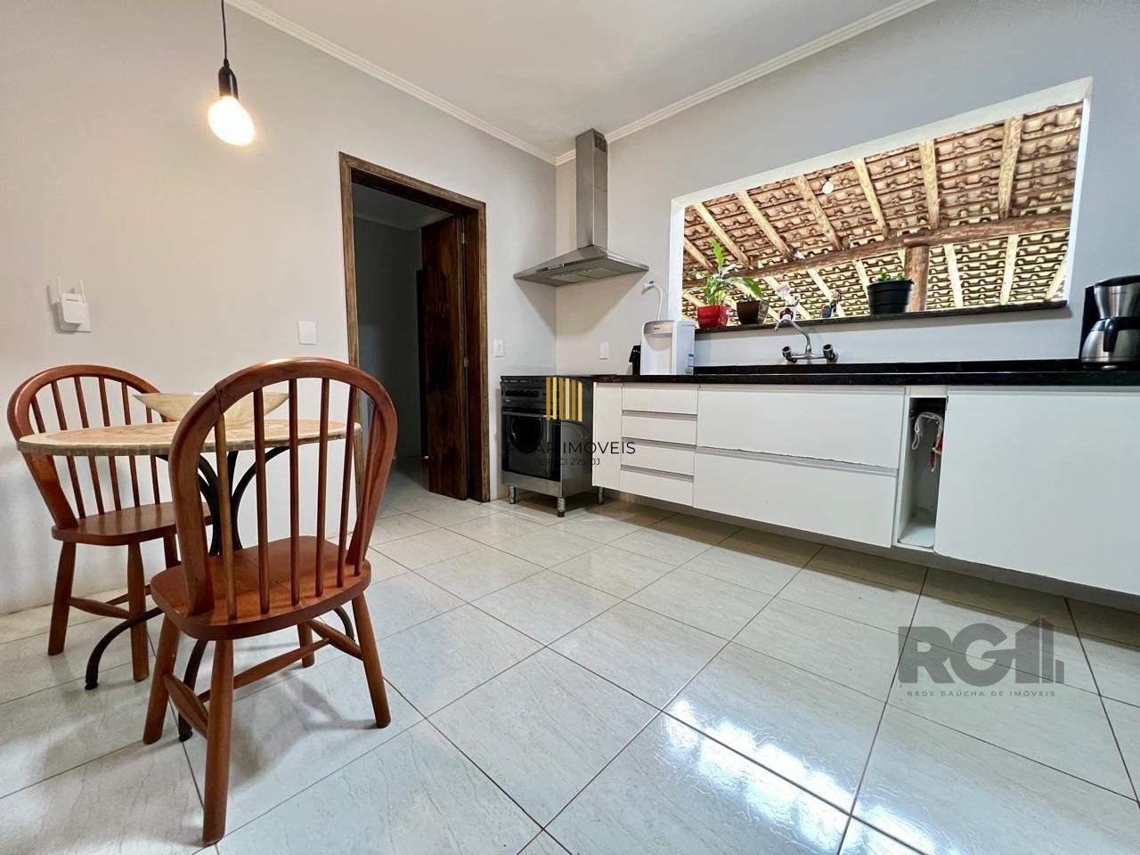 Casa 3 dormitórios no bairro Serraria