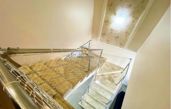 Sobrado 233m² 05 dormitórios, 04 vagas, no Bairro Moinhos de Vento em Canoas