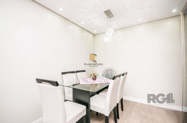 Apartamento com 2 quartos, sala, cozinha, sacada com churrasqueira e 1 vaga.
