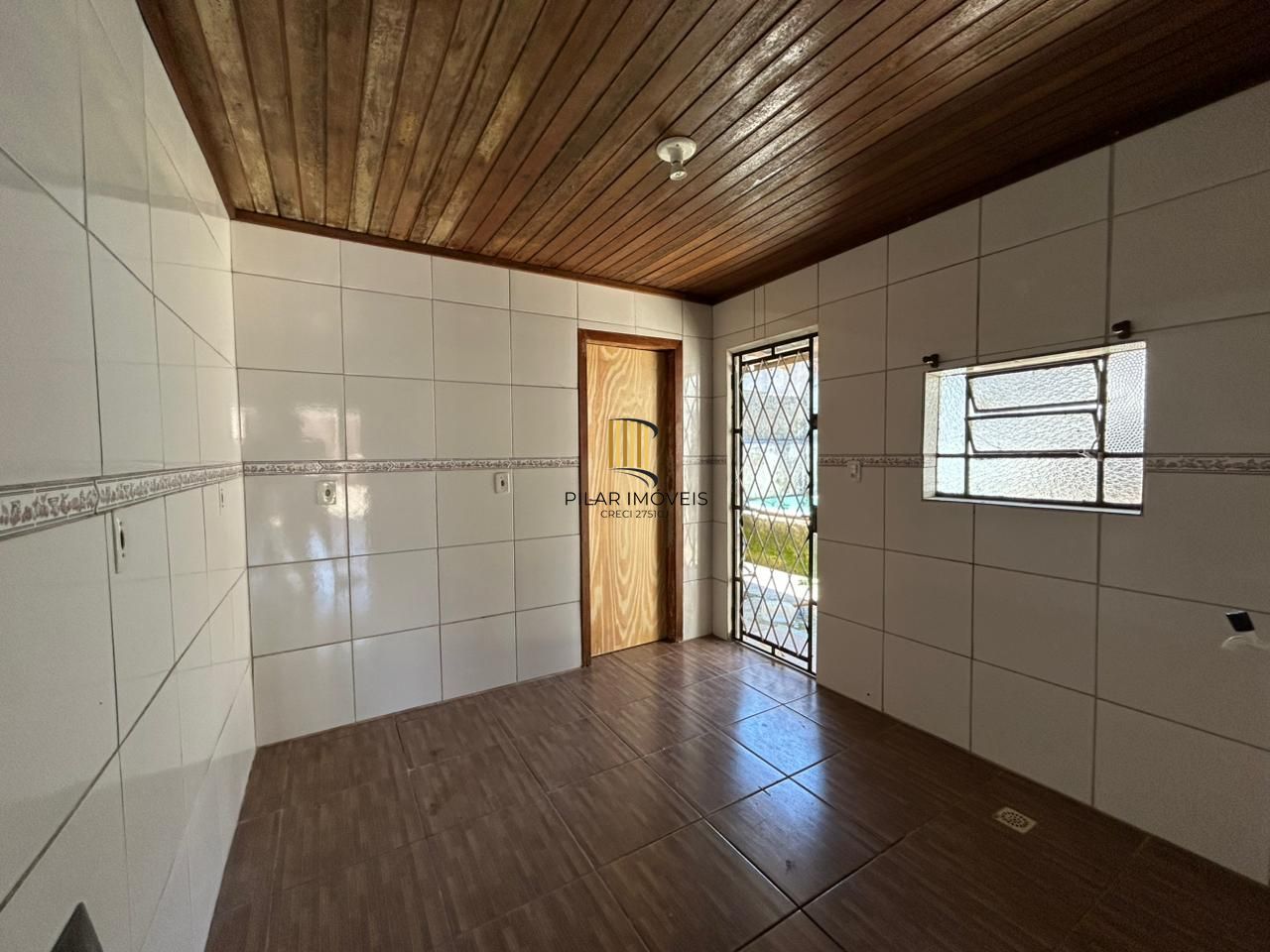 CASA COM 2 DORMITÓRIOS NO  BAIRRO FARRAPOS