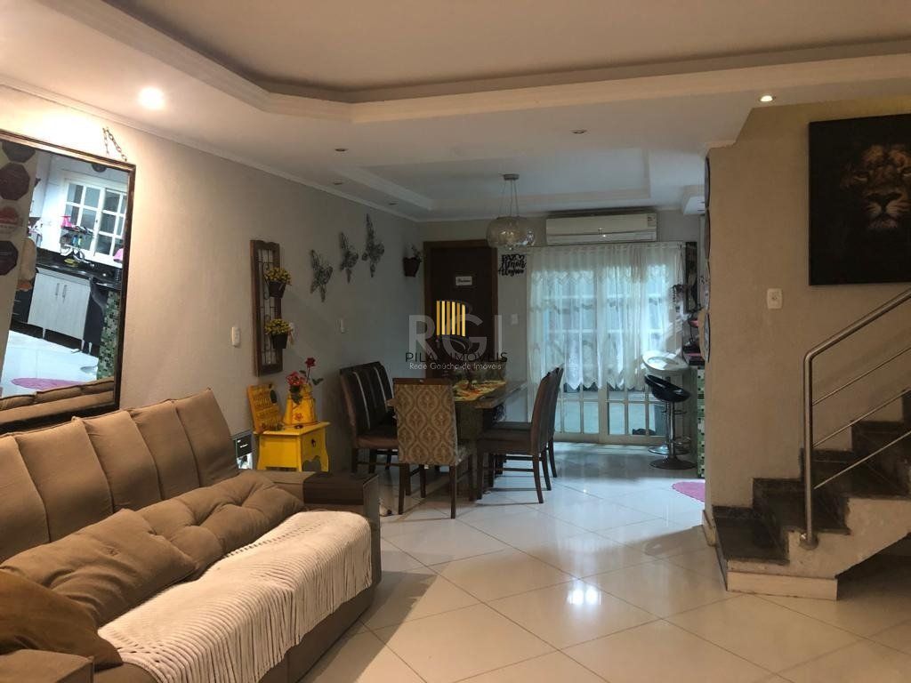 Sobrado para Venda - 204m², 3 dormitórios, sendo 1 suites, 2 vagas - Sarandi