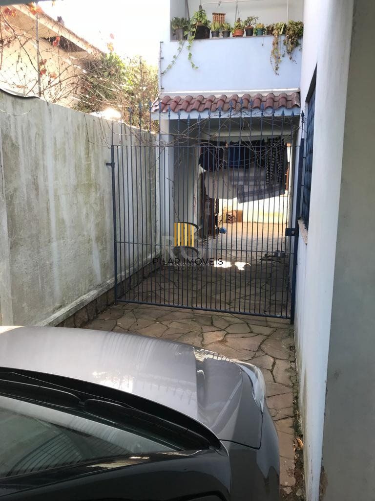 Casa para Venda - 270m², 4 dormitórios, sendo 1 suites, 5 vagas - Partenon