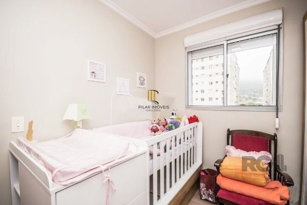 Apartamento com 2 quartos, sala, cozinha, sacada com churrasqueira e 1 vaga.