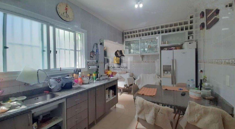 Casa para Venda - 171.46m², 3 dormitórios, sendo 1 suites, 4 vagas - Medianeira