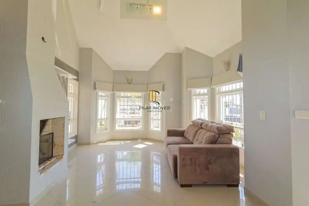 Casa a venda no bairro Moinhos de vento / Canoas RS com 4 quartos /  1 suite / 2 banheiros / 2 vagas