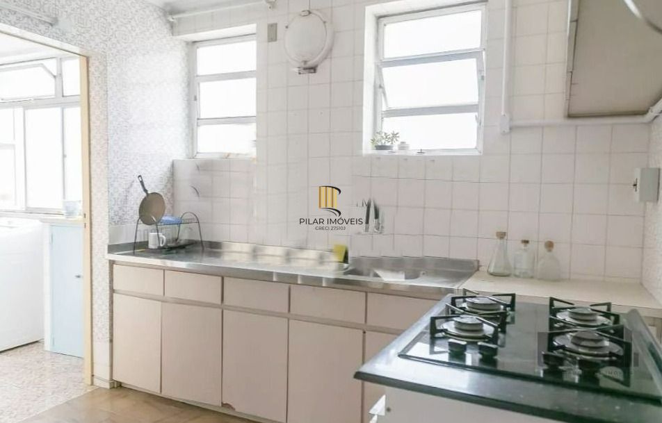 APARTAMENTO 3 DORMITÓRIOS COM GARAGEM NO BAIRRO FARROUPILHA EM PORTO ALEGRE